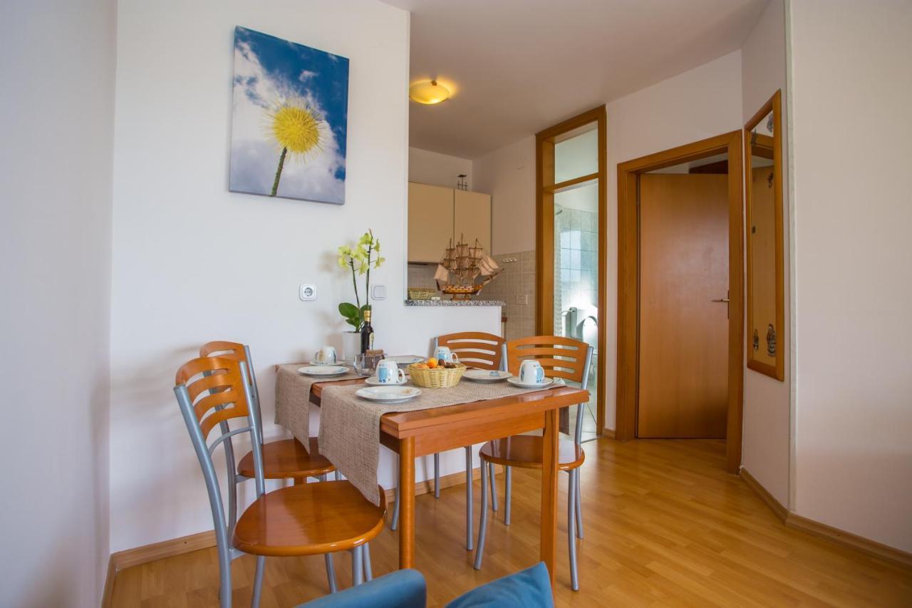 Apartman Vlado Apartment Vrsar Bagian luar foto