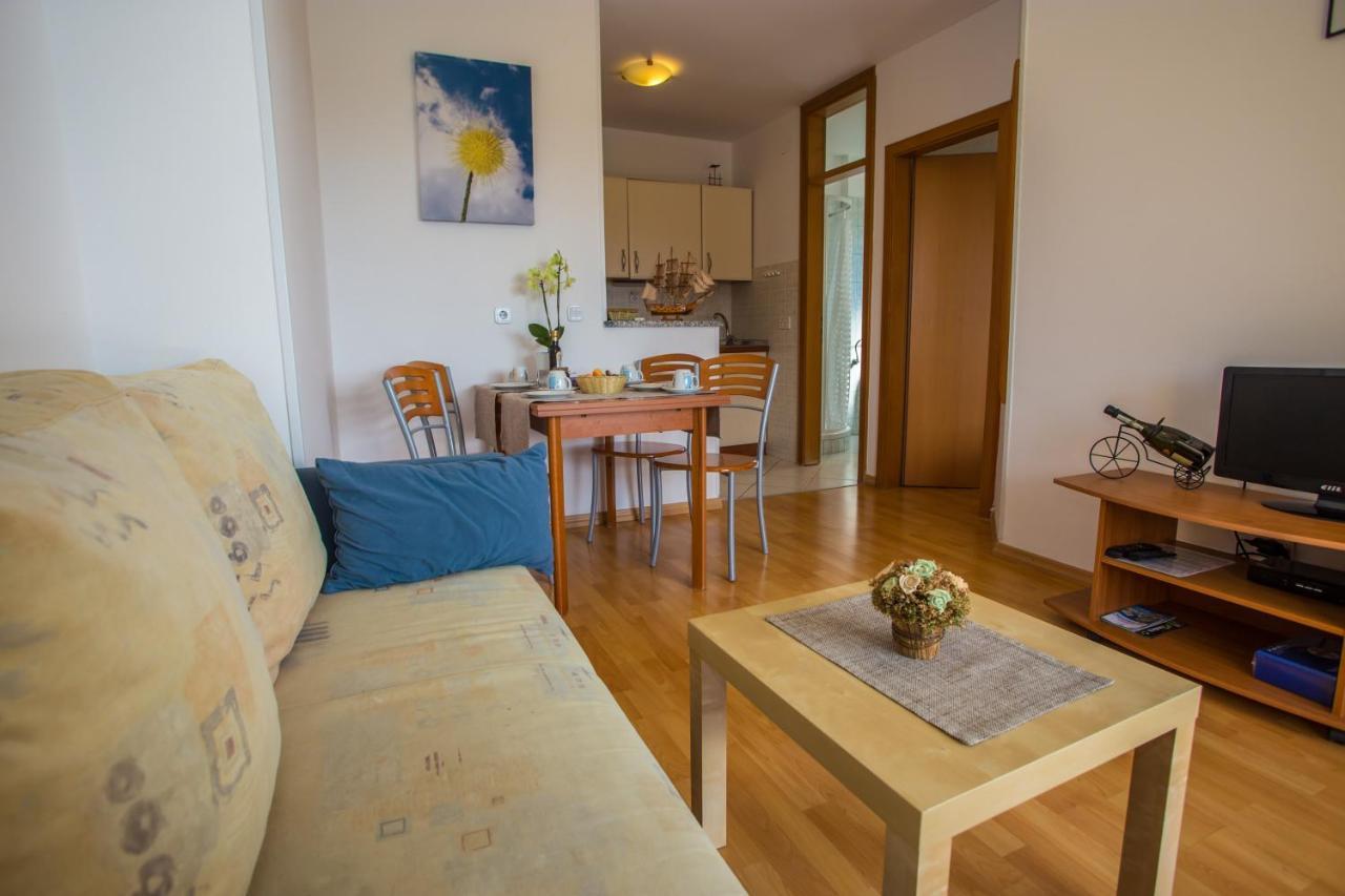 Apartman Vlado Apartment Vrsar Bagian luar foto