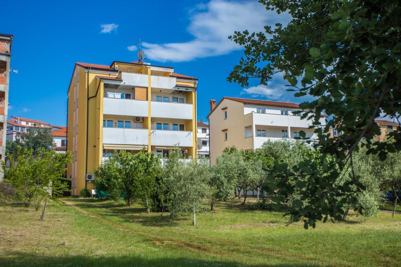 Apartman Vlado Apartment Vrsar Bagian luar foto