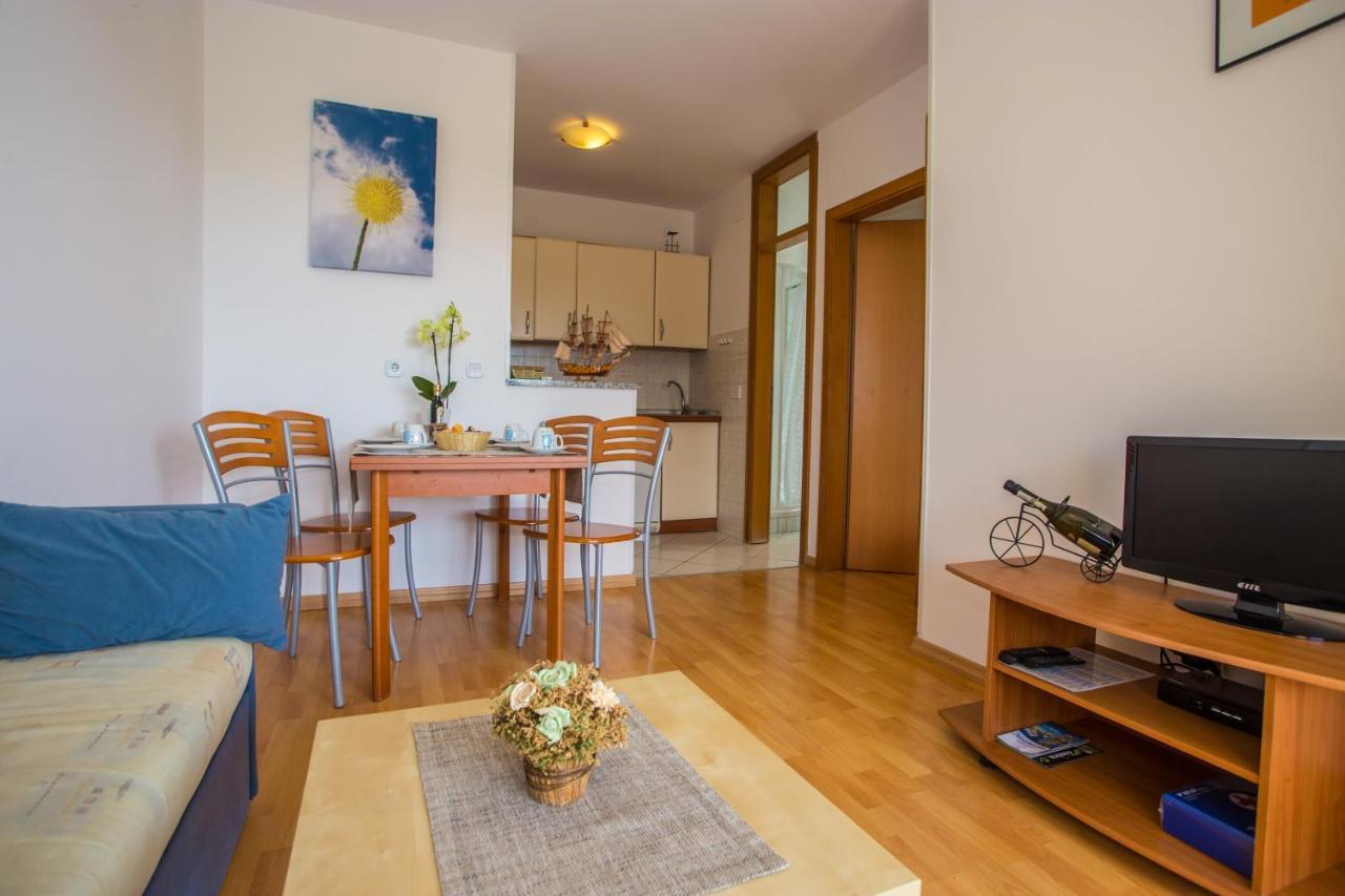 Apartman Vlado Apartment Vrsar Bagian luar foto