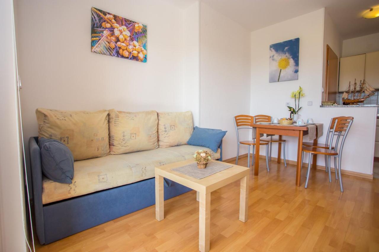Apartman Vlado Apartment Vrsar Bagian luar foto