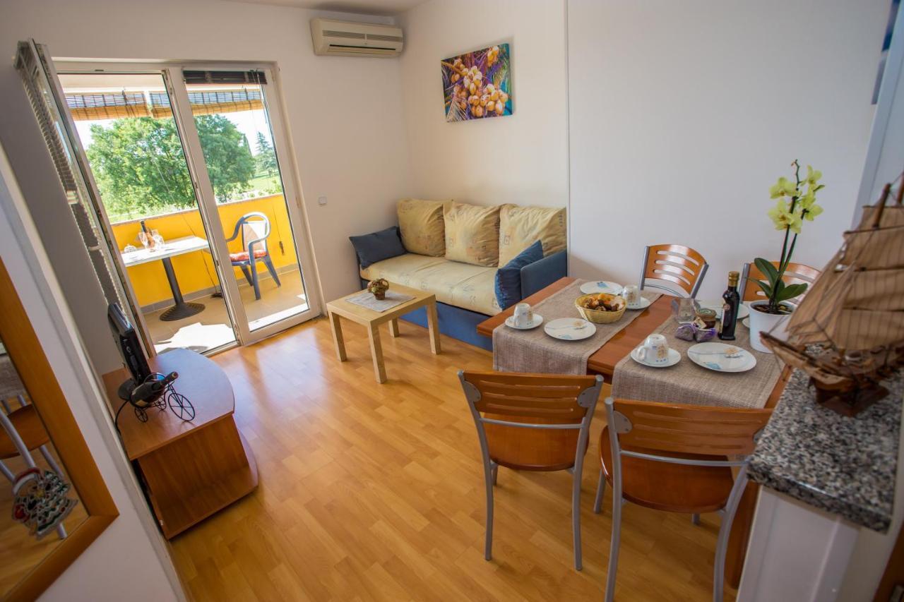 Apartman Vlado Apartment Vrsar Bagian luar foto